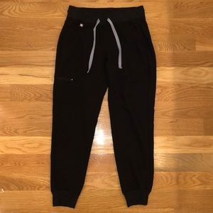 FIGS black jogger scrub pant